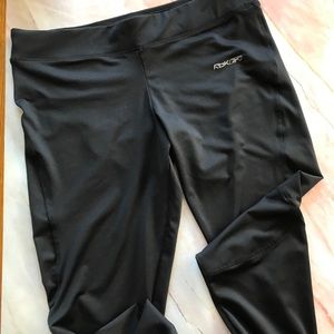 Reebok exercise black legging pants A222